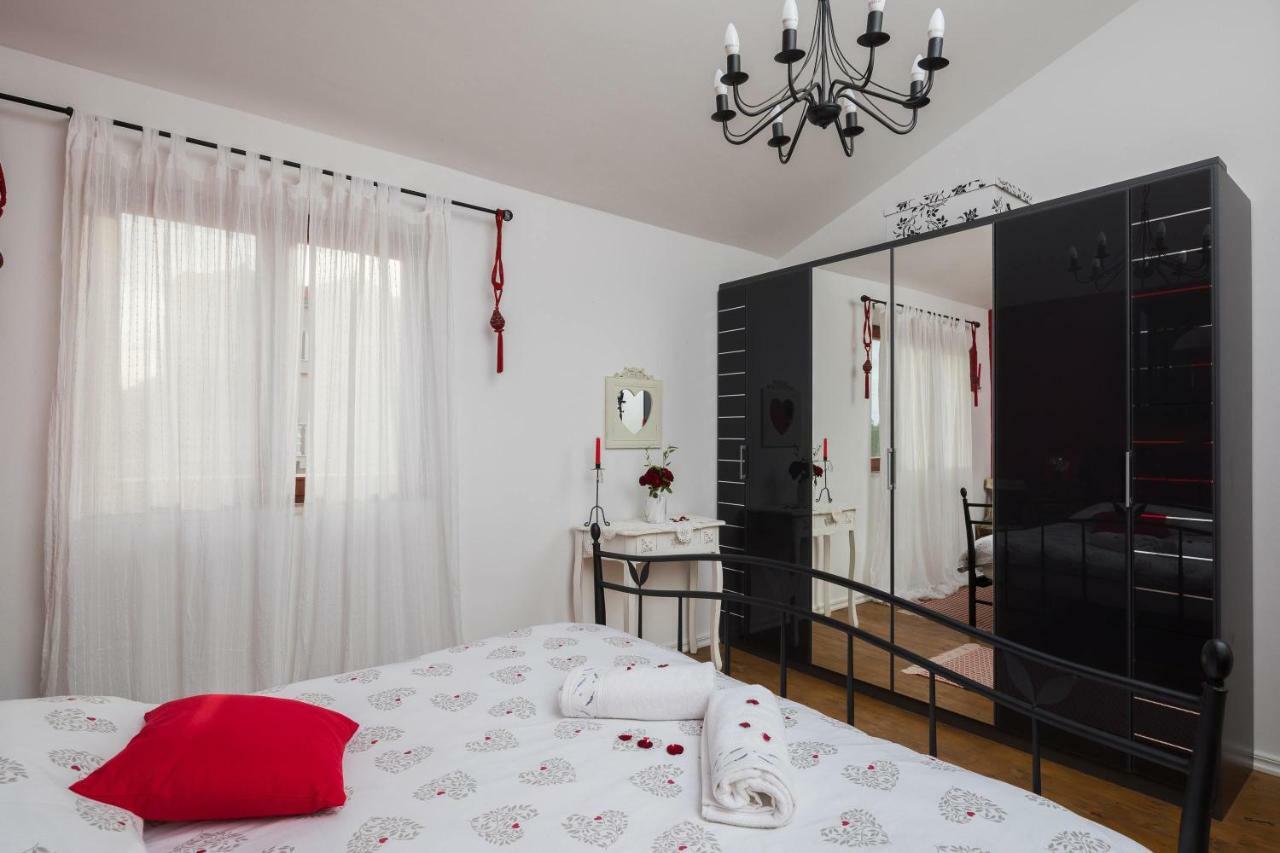 Villa Sunshine Rogoznica  Buitenkant foto